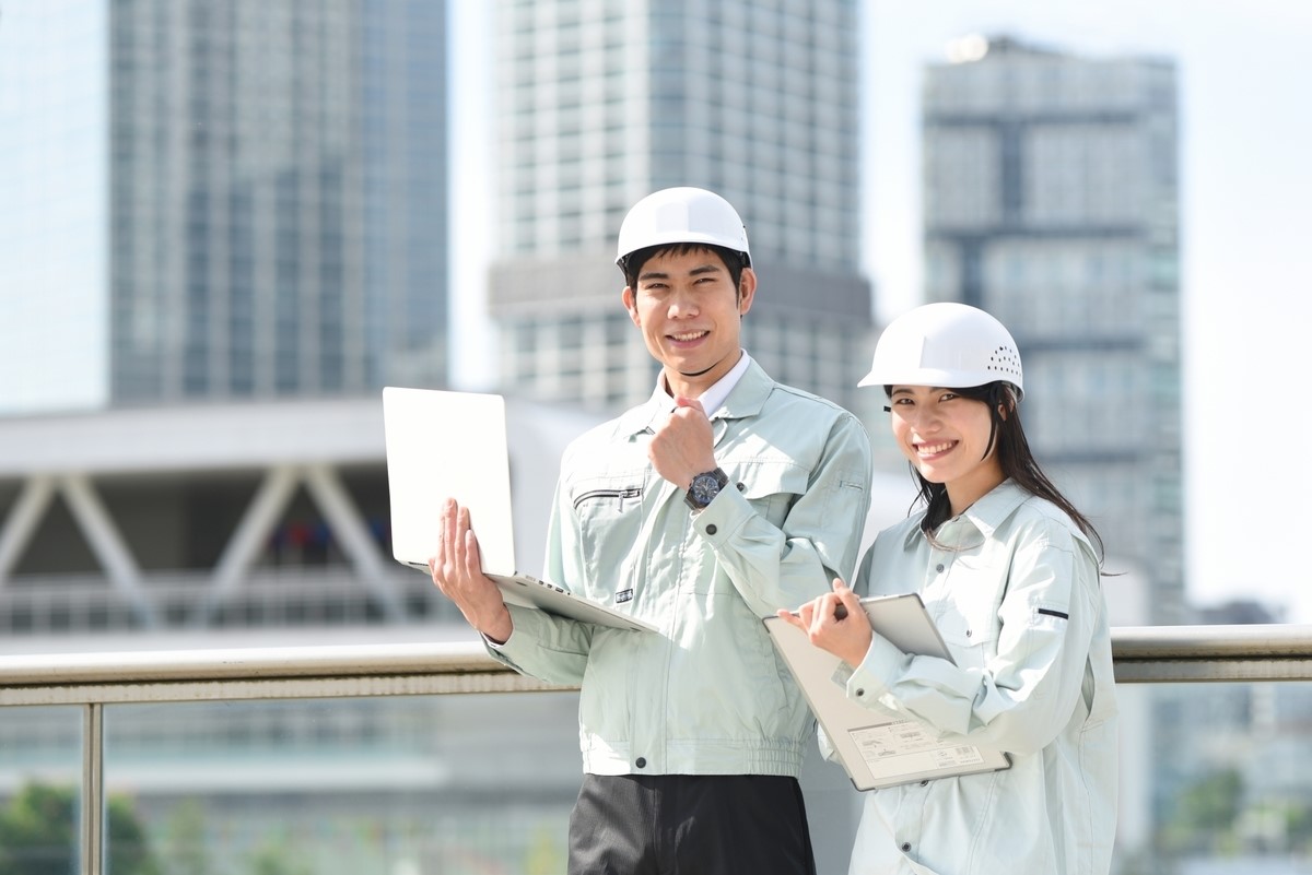 作業着で安全性を高めるためにできることとは
